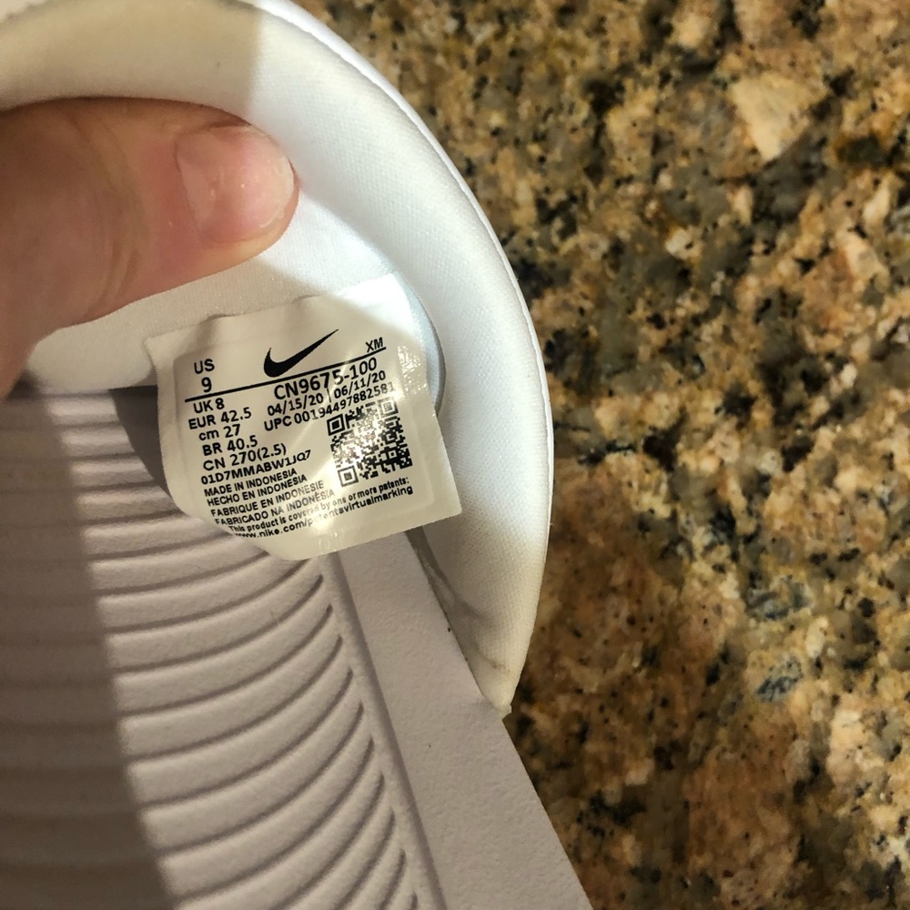 White Nike slides - Picture 4 of 4